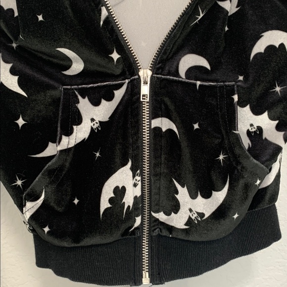 Trickz N Treatz Bat Graphics Goth Velvet Cropped Zip Up Sweatshirt Size XXS - Picture 3 of 7